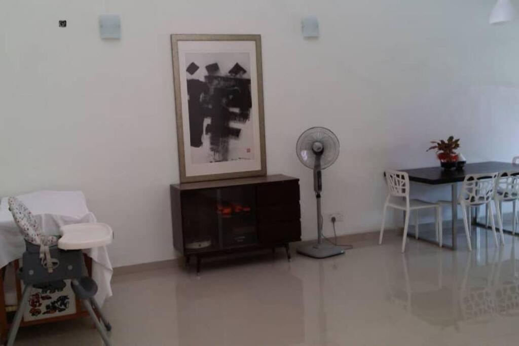 Terrace House Near Stulang Laut Ciq Midvalley Ksl For 7Pax Johor Bahru Exterior foto