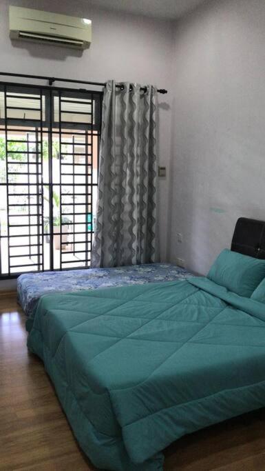 Terrace House Near Stulang Laut Ciq Midvalley Ksl For 7Pax Johor Bahru Exterior foto