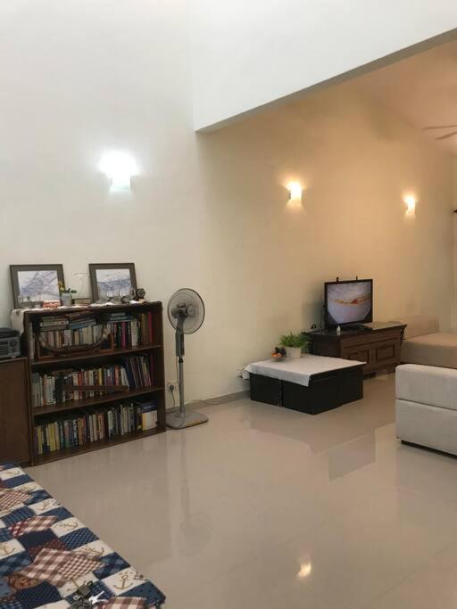 Terrace House Near Stulang Laut Ciq Midvalley Ksl For 7Pax Johor Bahru Exterior foto